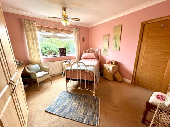 2 bed Detached Bungalow for sale Image 9