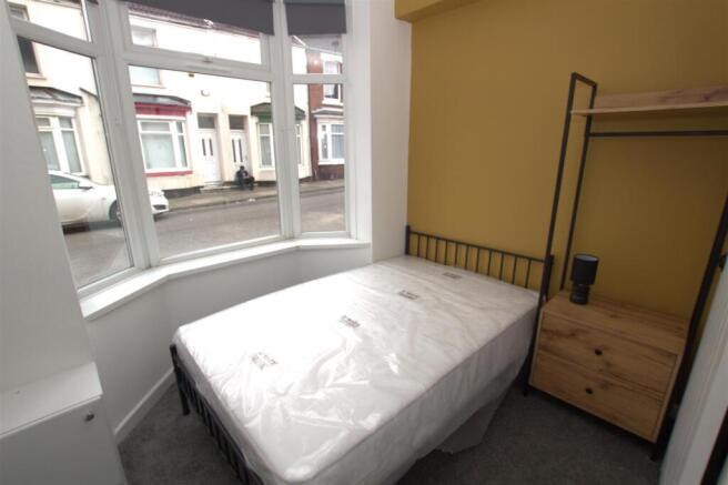 4 bed Terraced to rent Image 5