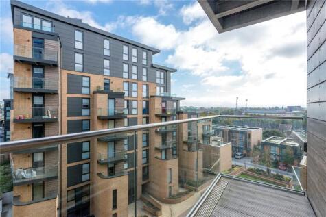 Baltic Avenue, Brentford, TW8