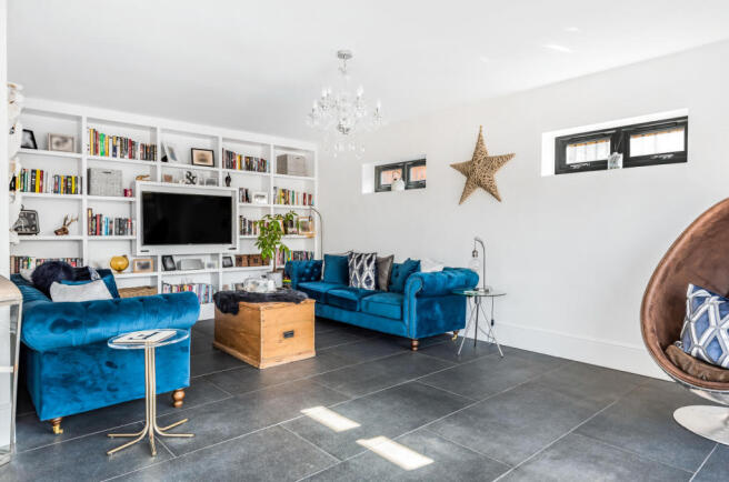 826337 (2).jpg