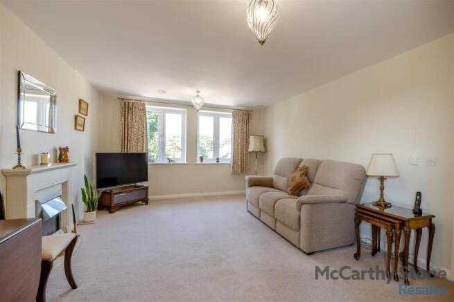8698823-interior14.jpg