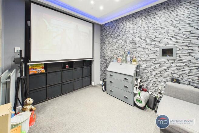 4 bed Detached for sale Image 11