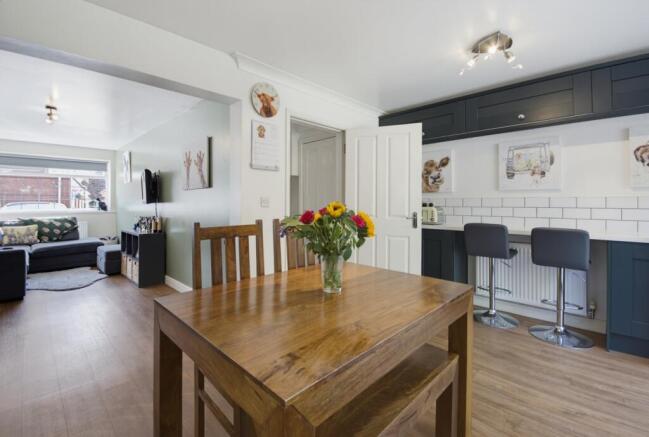 3 bed Semi-Detached for sale Image 6