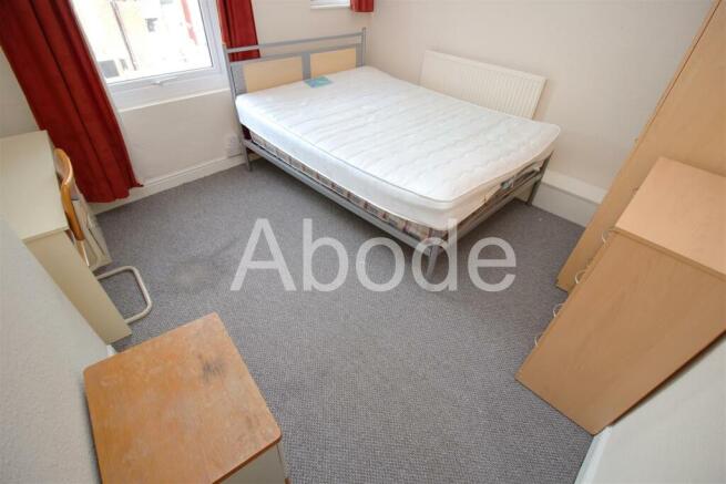 5 bed House to rent Image 10