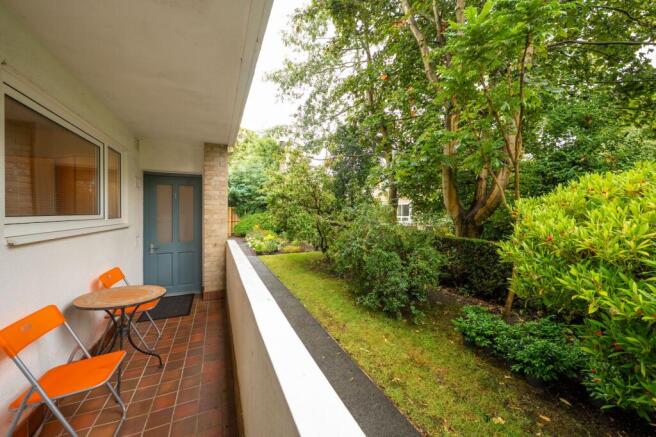 2 bed Flat for sale Image 4