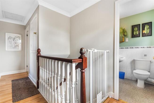FIRST FLOOR LANDING