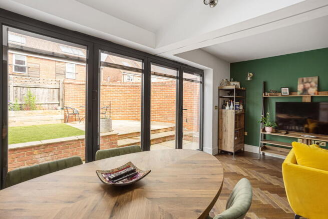 4 bed Semi-Detached for sale Image 7