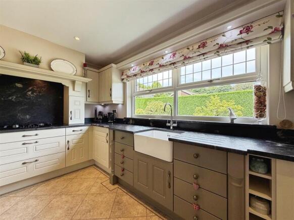 3 bed Detached Bungalow for sale Image 9