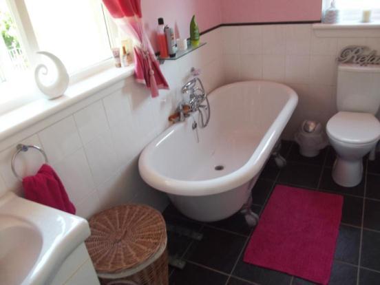 Bathroom (Alt View)