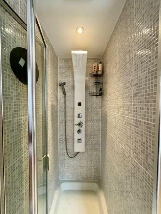En-Suite Bedroom 1