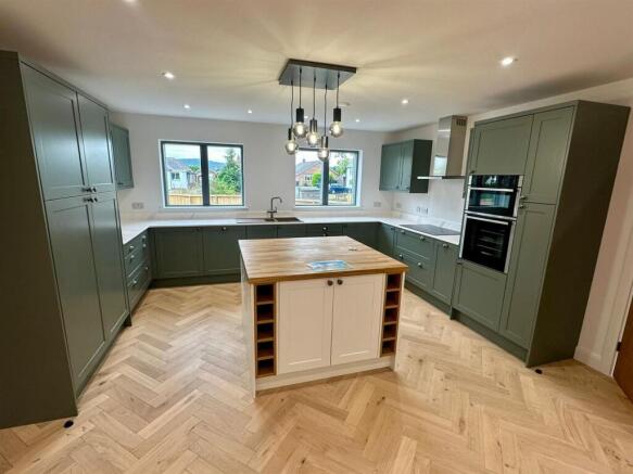 WhatsApp Image 2025-08-20 at 12.14.02_a263320c.jpg