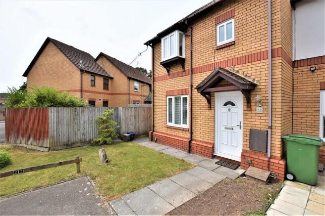 Entrance & Front Garden