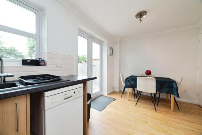 3 bed Detached for sale Image 6