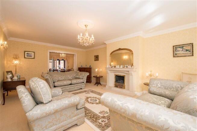 IMPRESSIVE LOUNGE