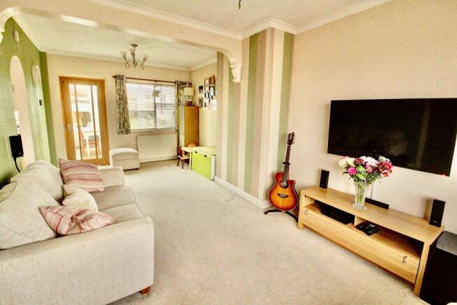 Lounge/Dining Room