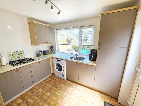 2 bed Detached Bungalow for sale Image 4
