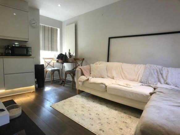 Lounge 1.2.jpg