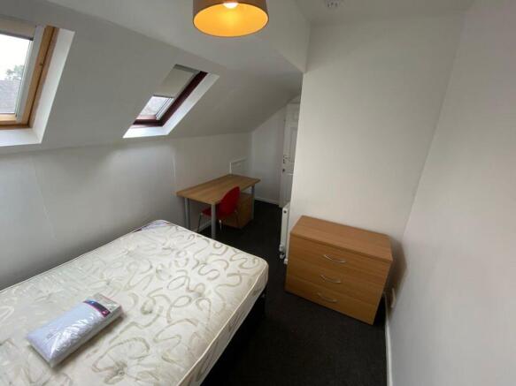 1 bed House Share to rent Image 7