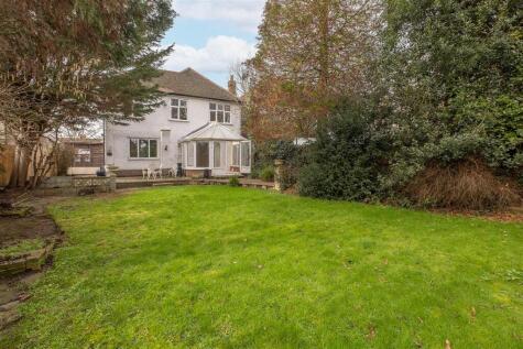 Hampton Court Way, Thames Ditton