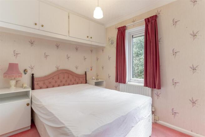 2 bed Flat for sale Image 6