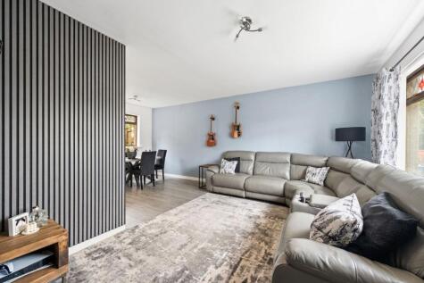Hillhouse Avenue, Bathgate