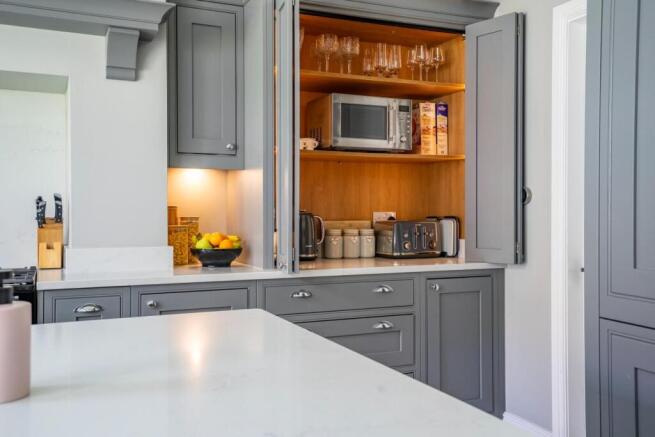 4 bed Semi-Detached for sale Image 10