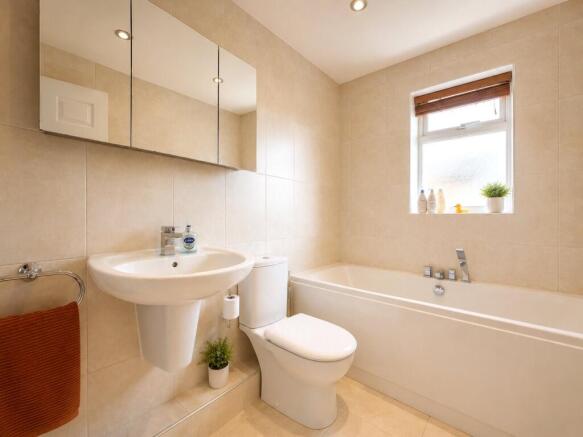 4 bed Detached for sale Image 12