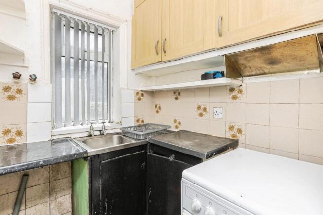 2 bed Terraced for sale Image 6