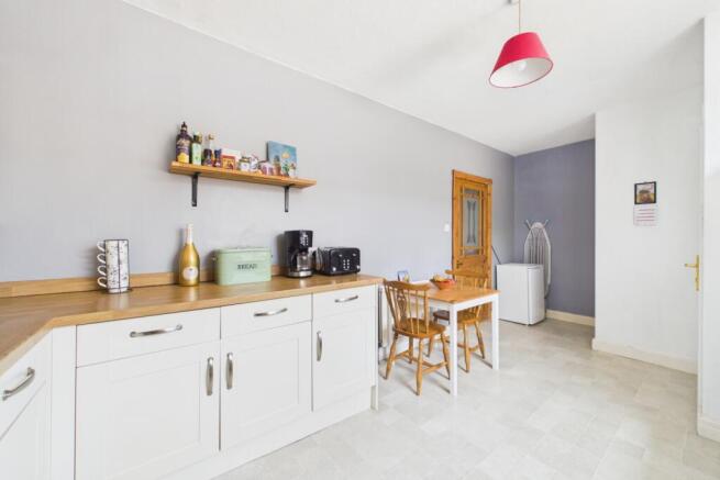 3 bed Terraced for sale Image 9