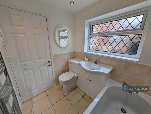 3 bed Semi-Detached to rent Image 8