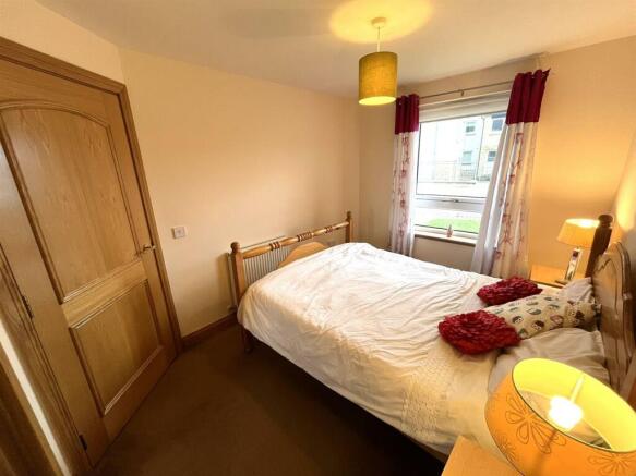 BEDROOM 2