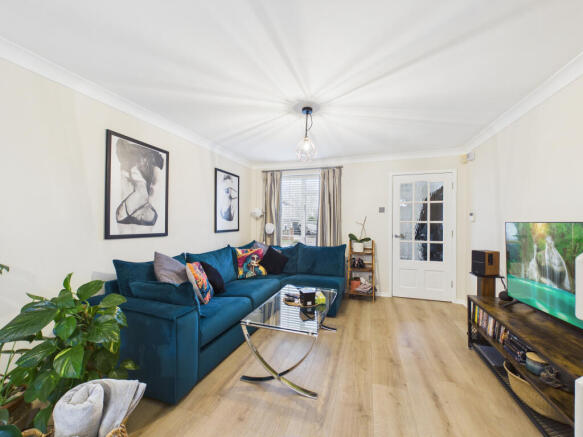 CAM02536G0-PR0052-STILL002