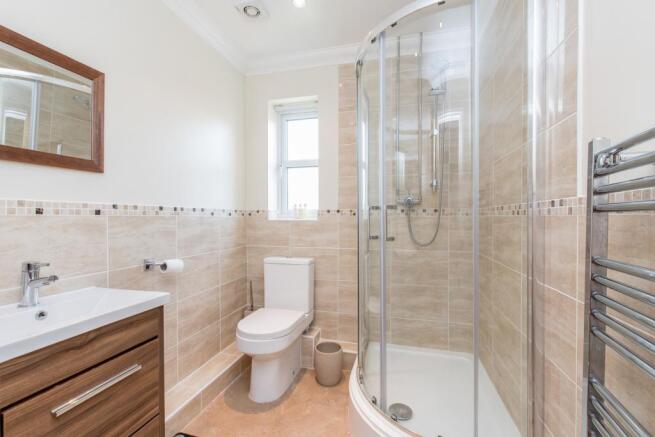 Ensuite to Bed 1