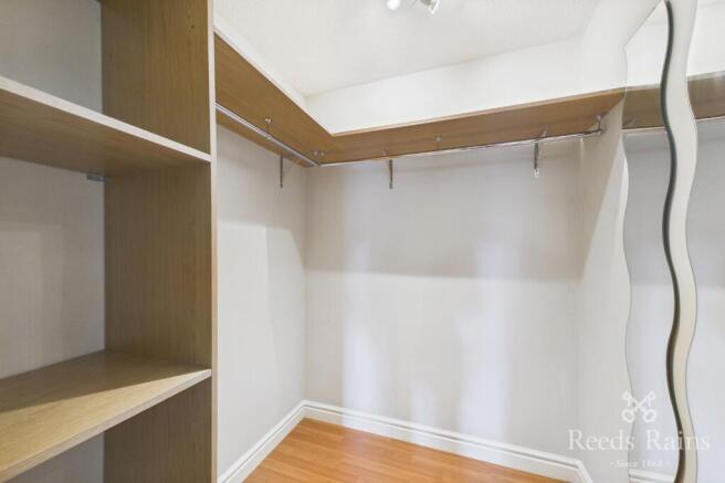 2 bed Apartment for sale Image 11
