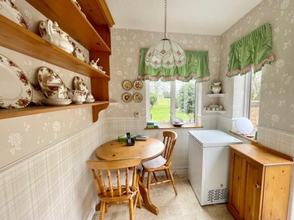 Breakfast Room 