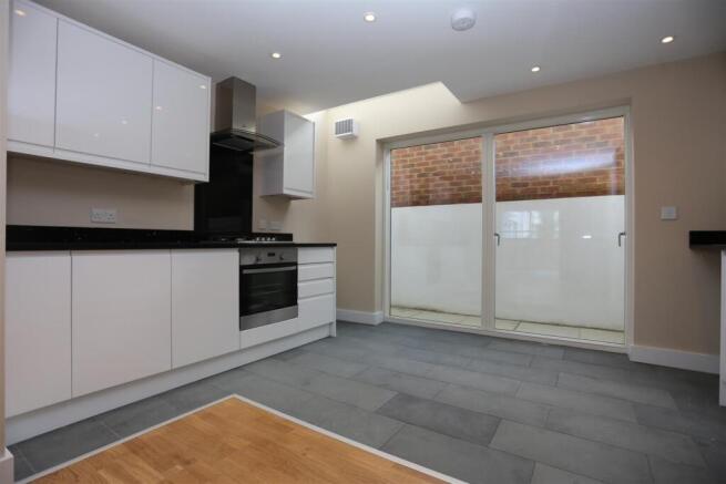 2 Palace Mews kitchdiner.JPG