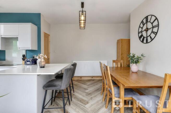 3 bed Semi-Detached for sale Image 9