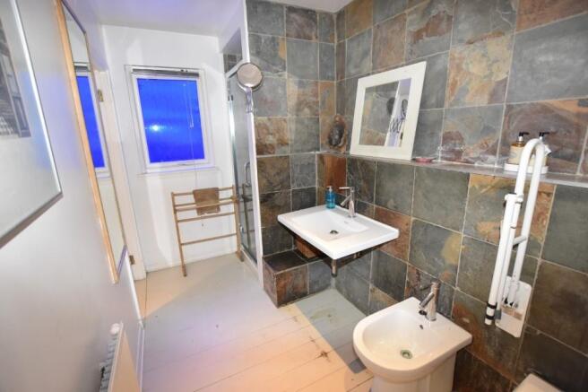 En Suite (Custom).JPG