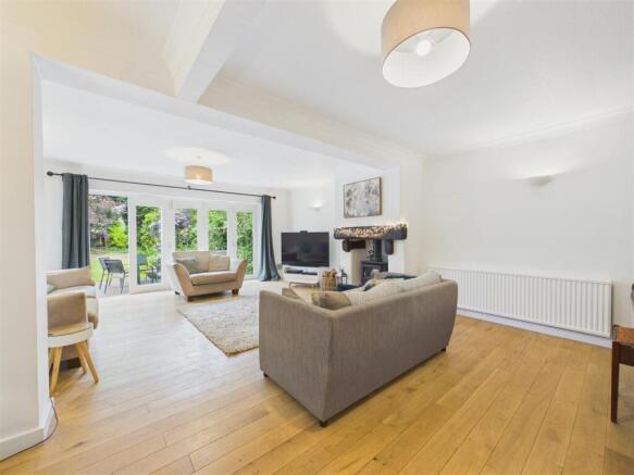 4 bed Detached for sale Image 7