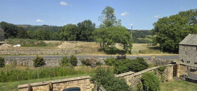 2 bed Terraced to rent Image 12