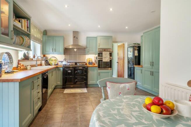 Kitchen / Breakfast Room