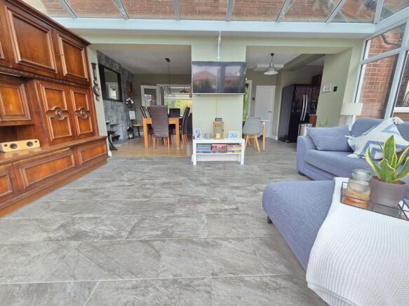 4 bed Detached for sale Image 6