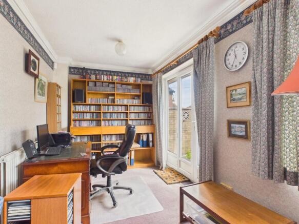 3 bed Semi-Detached for sale Image 4