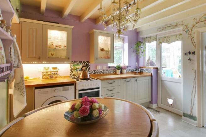 Kitchen 1E.jpg