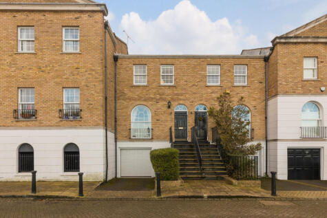 Sovereign Crescent,
Surrey Quays, SE16