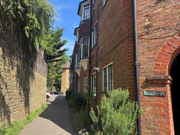 20 Condor Court -...