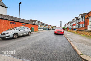 4, 303 Ashley Court, Kenton Lane, Harrow HA3 8RS
