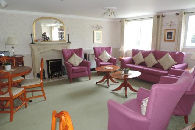 COMMUNAL LOUNGE