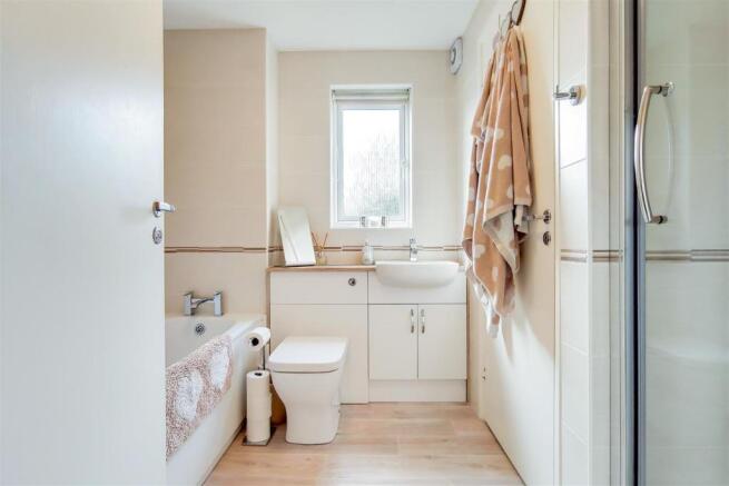 5_Bathroom-0.jpg