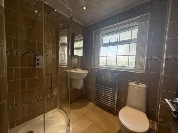 3 bed Town House to rent Image 12